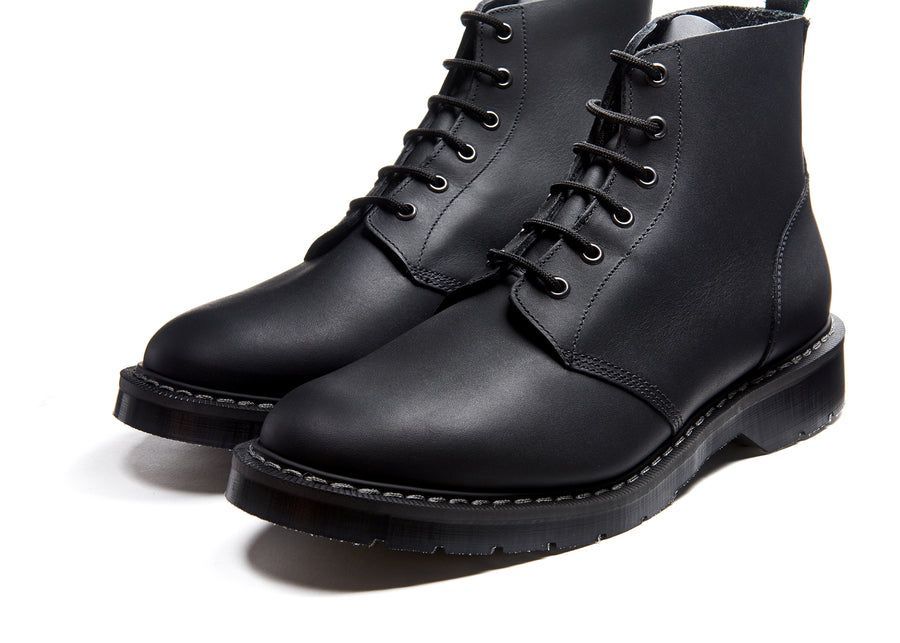 Solovair Greasy 6 Eye Astronaut Boot Black