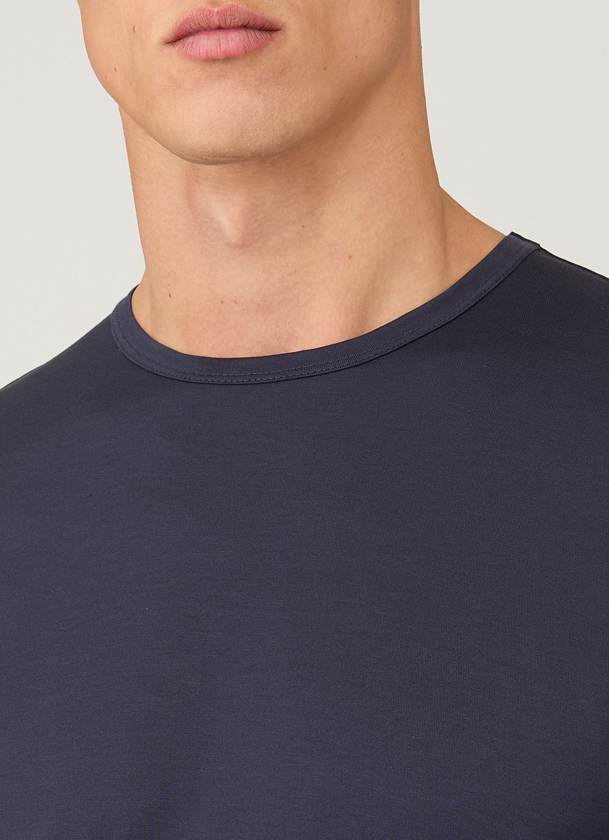 Sunspel Men's Classic Crew Neck T-Shirt in Navy